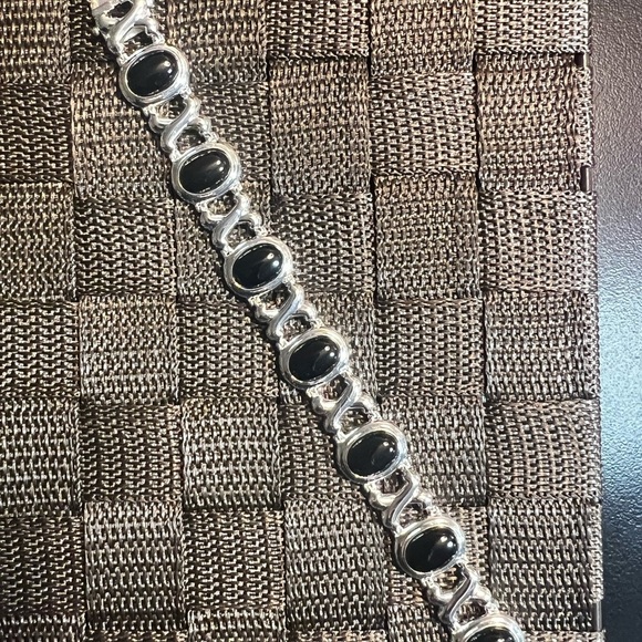 Women’s sterling and onyx bracelet nwot 7” - Picture 2 of 9
